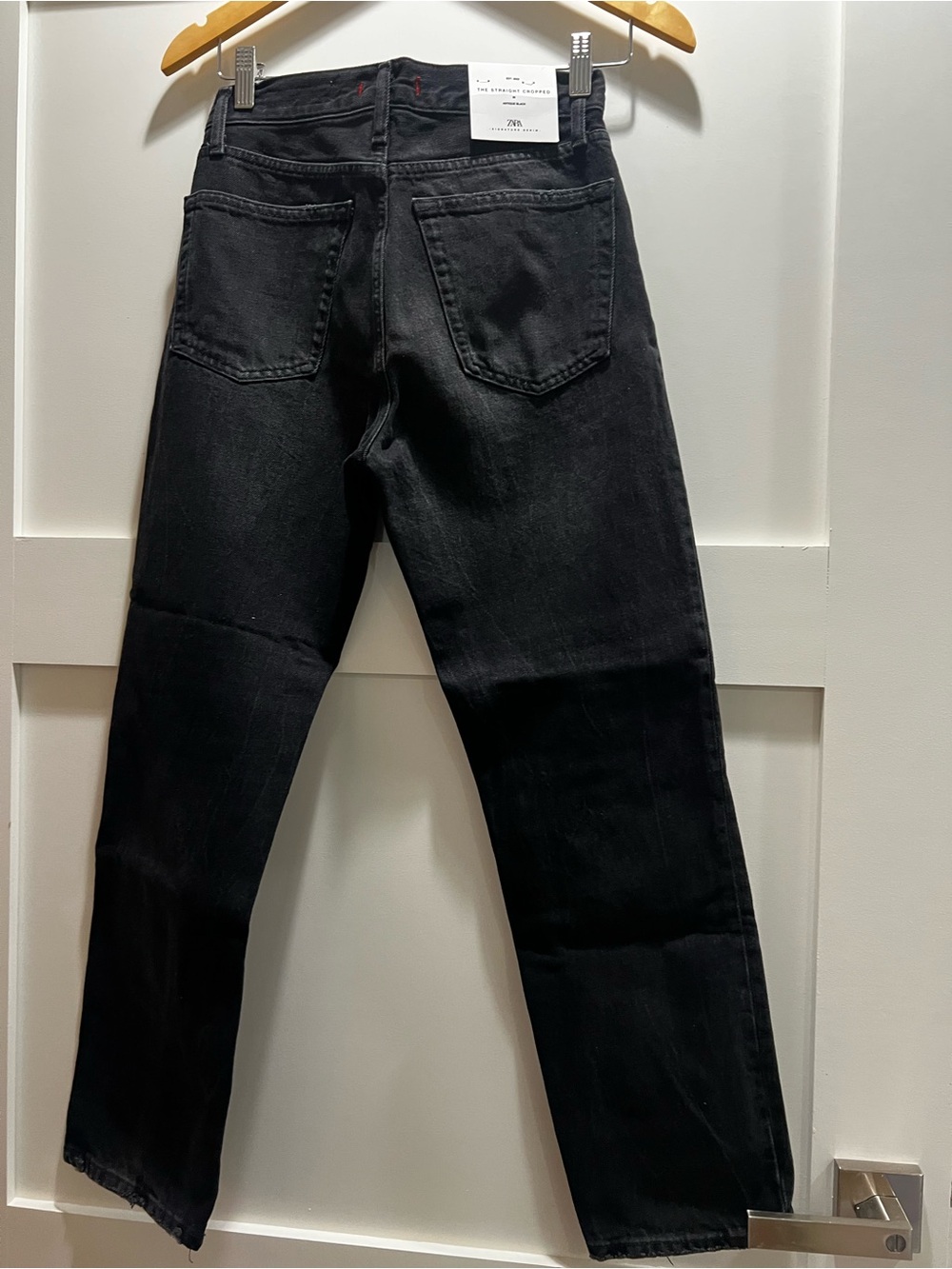Zara Women’s Black Straight-Leg Jeans - Classic Everyday Fit - Picture 2 of 4